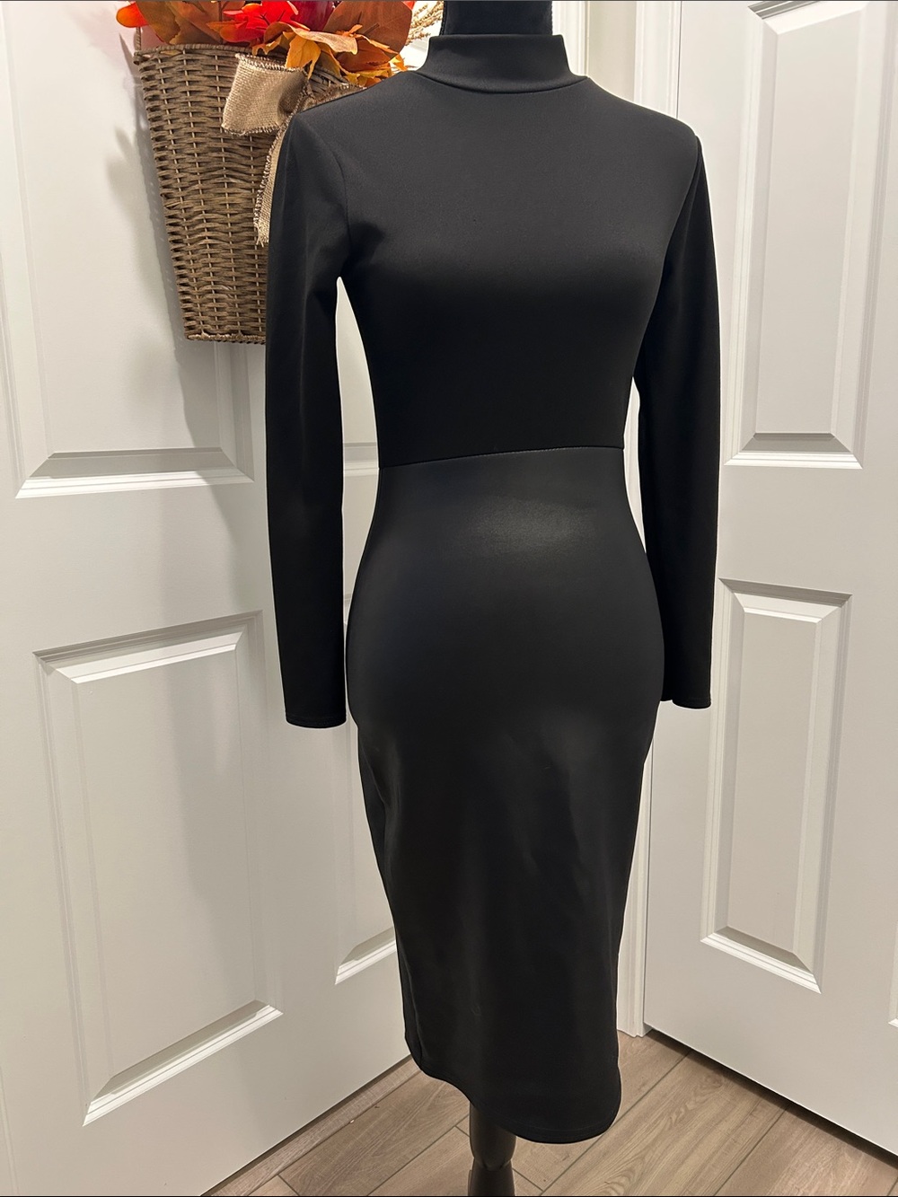 Classic Black Long-Sleeve Midi Bodycon with lower Leather Dress S